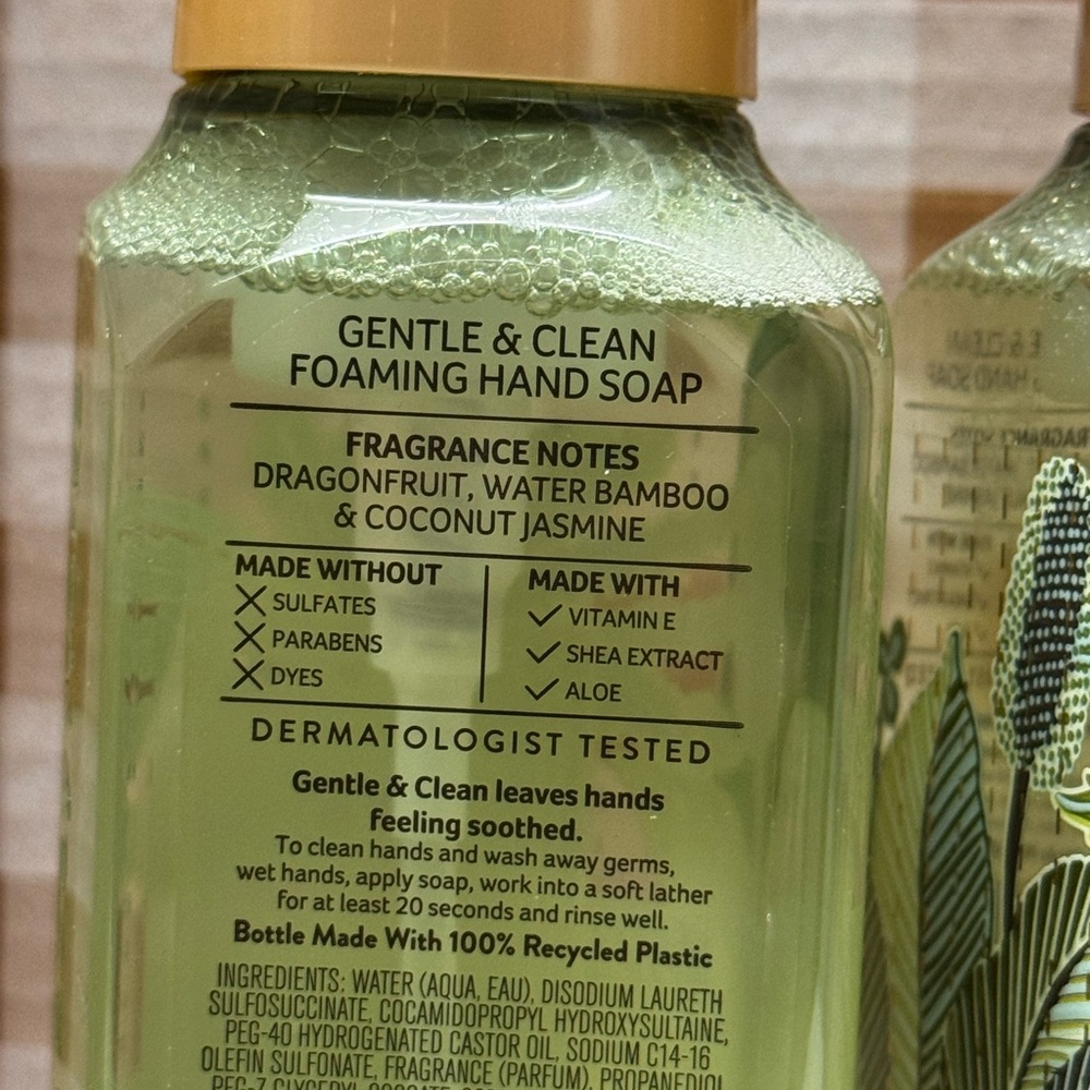 NEW B&BW (2) Wakiki Beach Coconut Foaming Hand Soaps - Picture 2 of 3